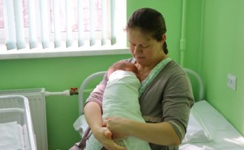 «Богатырский рейтинг пополнился новым рекордом»: на свет появился младенец весом почти 8 килограммов