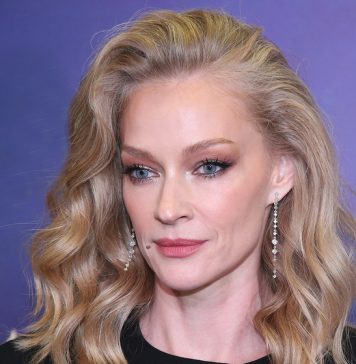 «СССР жив!»: мать актрисы Светланы Ходченковой удивила судью советским паспортом