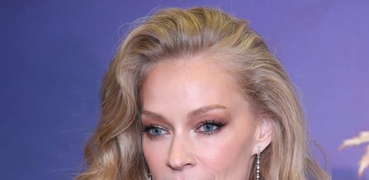 «СССР жив!»: мать актрисы Светланы Ходченковой удивила судью советским паспортом