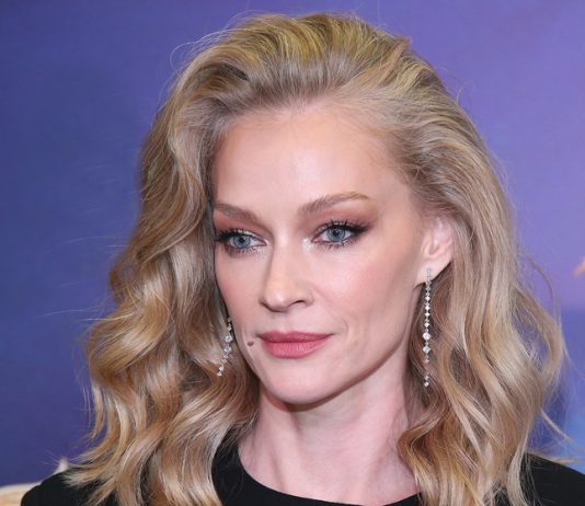 «СССР жив!»: мать актрисы Светланы Ходченковой удивила судью советским паспортом