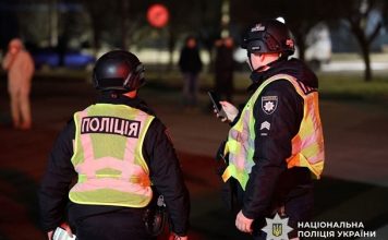 Более 40 раненых: РФ нанесла удар по зданию полиции в Шостке