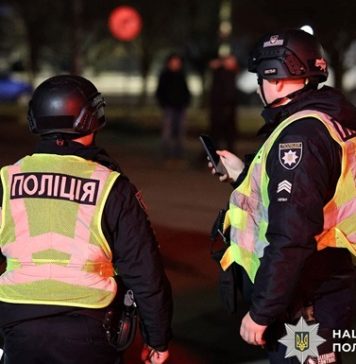 Более 40 раненых: РФ нанесла удар по зданию полиции в Шостке