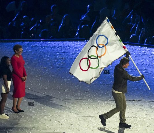 «Маяк для своих»: почему МОК освещает одних, а других тушит без сожаления
