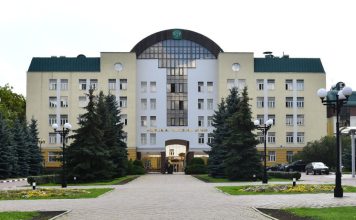 Руководитель ФТС России поощрил корреспондента «МК»